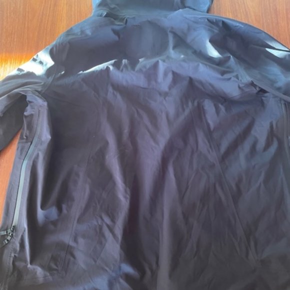 Aether Apparel - performance shell  - worn twice - Picture 5 of 5